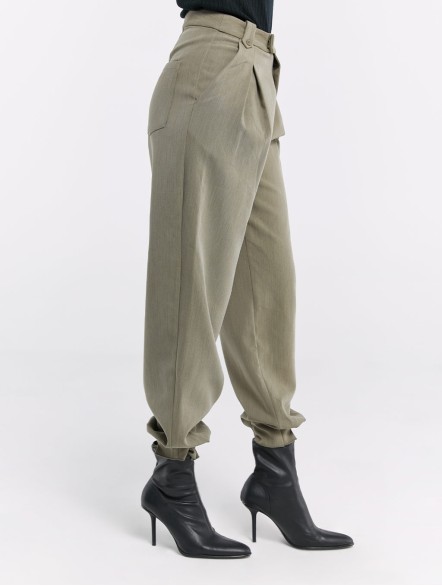 Classic Pleated Pants