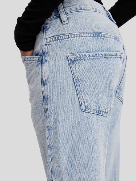 Wide-leg Light Washed Jeans