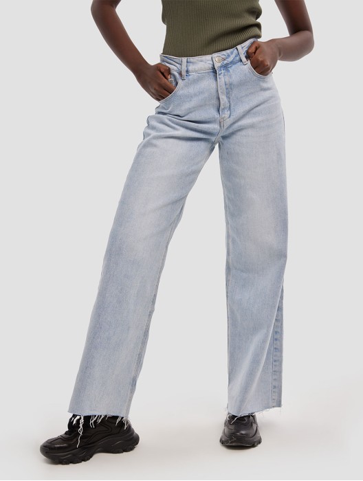 Straight Medium Washed Jeans