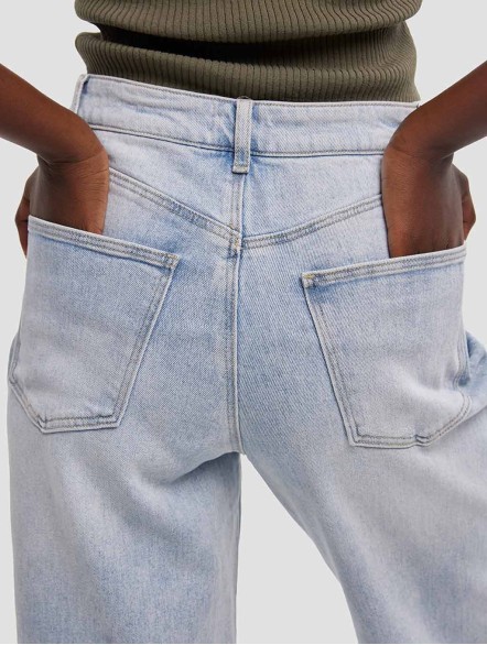 Straight Medium Washed Jeans