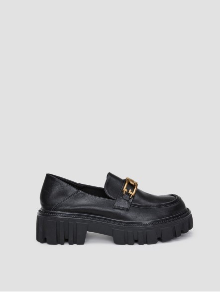 Leather Loafers With Chain