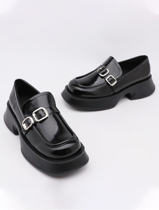 Belt buckle comfortable casual shoes