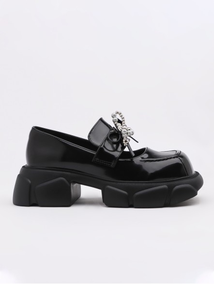 Black bow uniform shoes