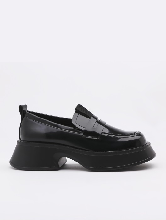 Loafers with thick heel small leather shoes