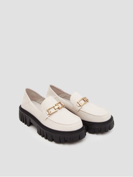 Leather Loafers With Chain